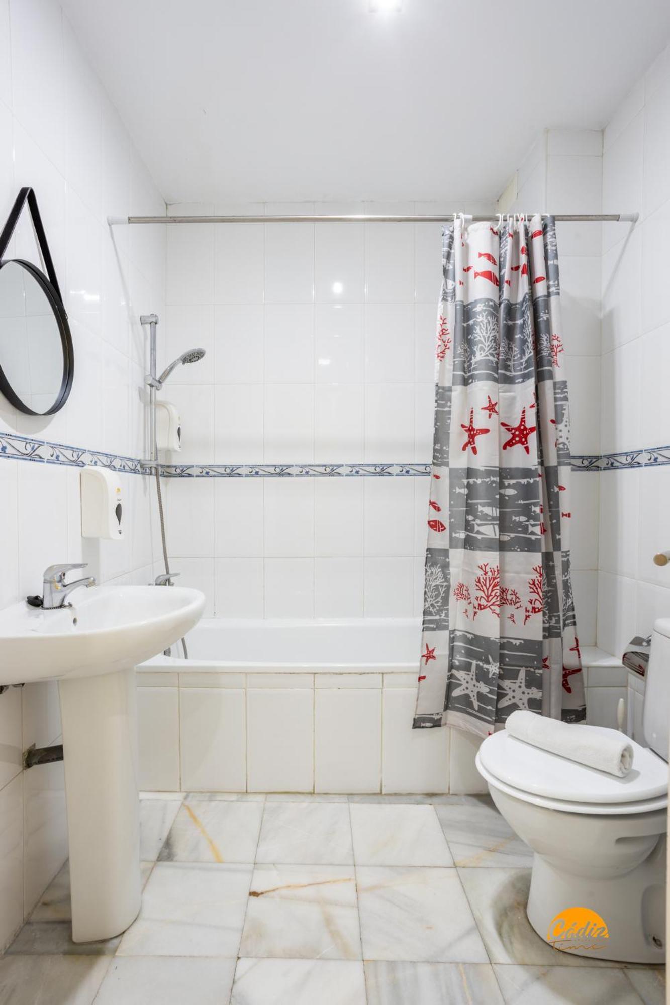Red Home By Cadiz Time Bagian luar foto