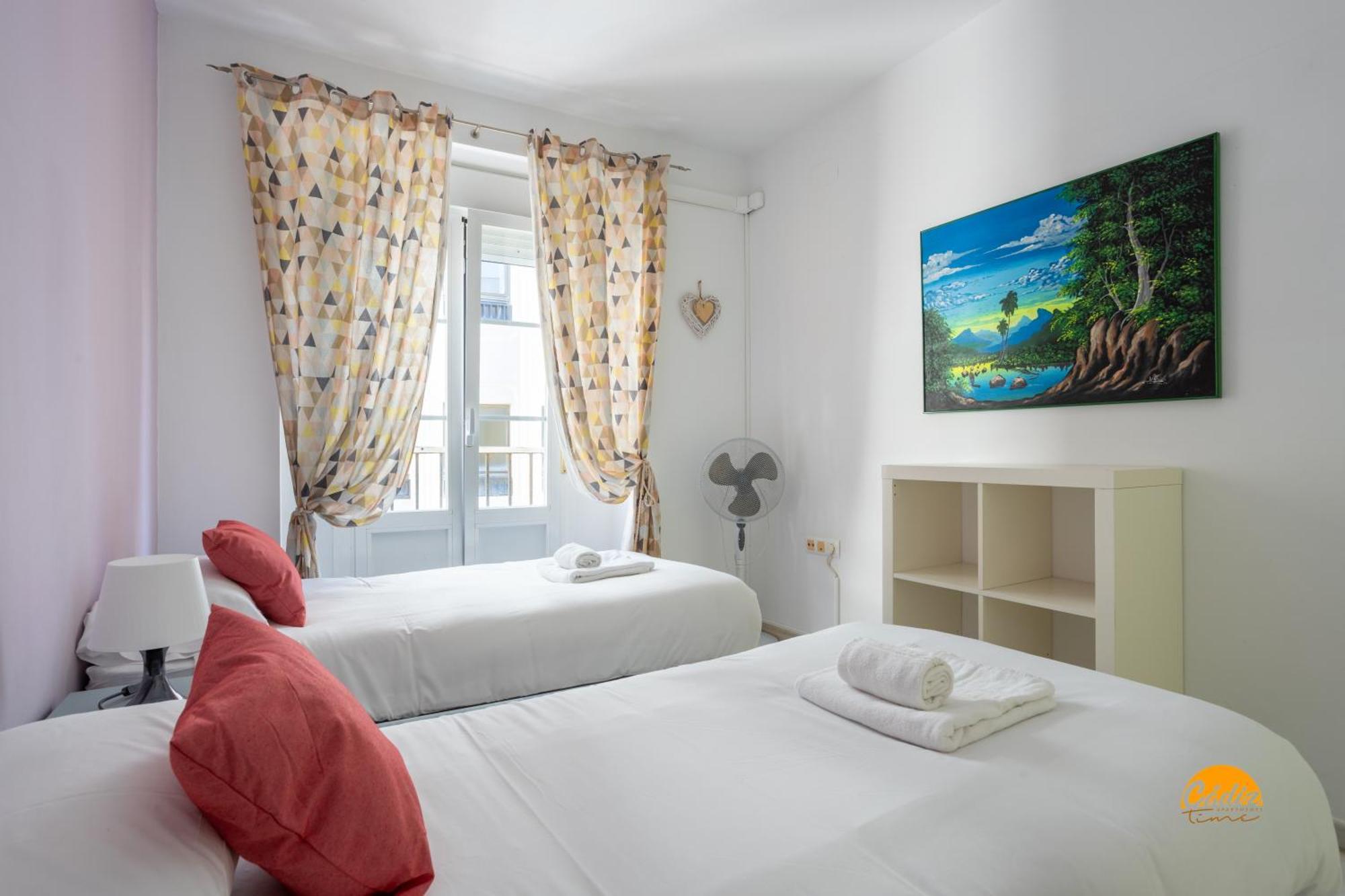 Red Home By Cadiz Time Bagian luar foto